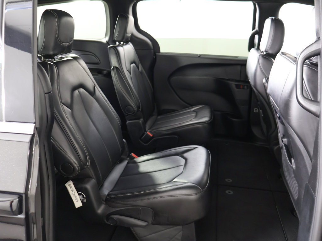Used 2025 Chrysler Pacifica Select FWD image 35