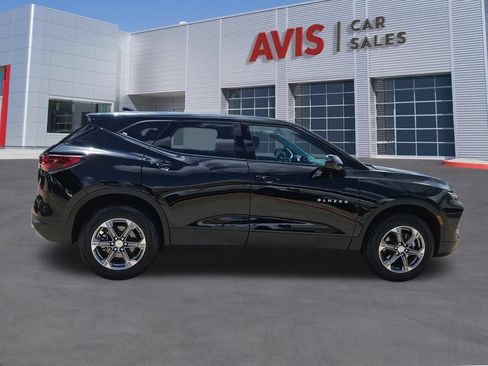 Used 2025 Chevrolet Blazer LT FWD image 7