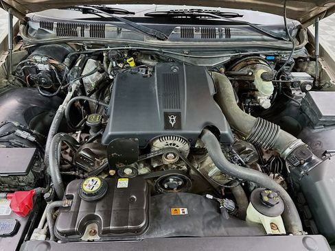 Used 2003 Mercury Grand Marquis GS RWD image 25
