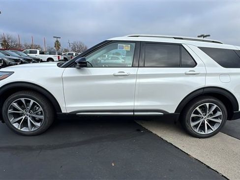 Used 2025 Ford Explorer Platinum w/ Ultimate Package image 8