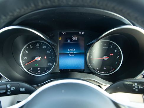 Used 2020 Mercedes-Benz GLC 300 4MATIC image 21