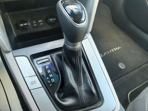 Used 2020 Hyundai Elantra SE w/ Cargo Package (C1) image 26