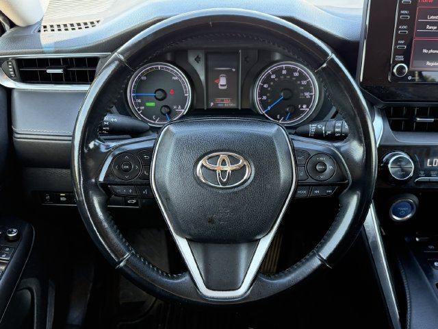 Used 2022 Toyota Venza LE AWD/4WD image 11