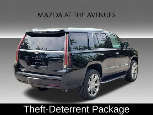 Used 2019 Cadillac Escalade Luxury RWD image 4