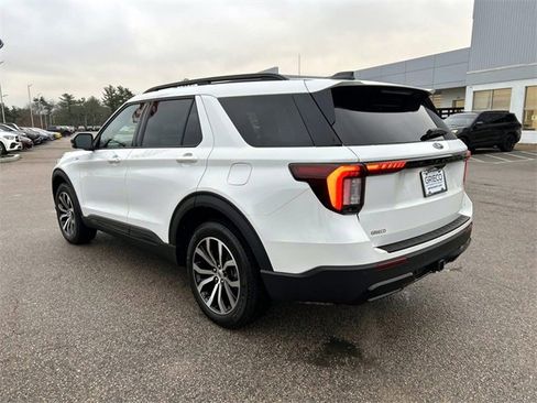 Used 2025 Ford Explorer ST-Line image 5