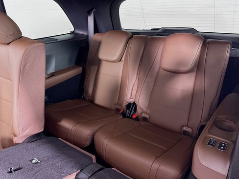 New 2026 Mercedes-Benz GLS 450 4MATIC image 8