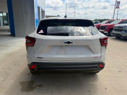 New 2026 Chevrolet Trax RS w/ Driver Confidence Package FWD image 5