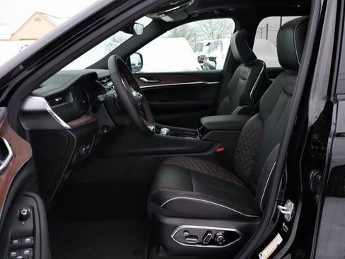 New 2025 Jeep Grand Cherokee L Summit image 11