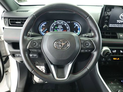 Used 2021 Toyota RAV4 SE image 12