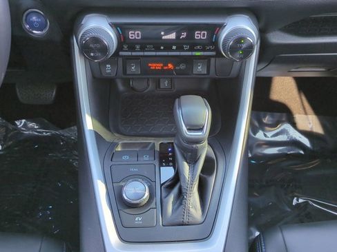 Used 2020 Toyota RAV4 XSE image 19