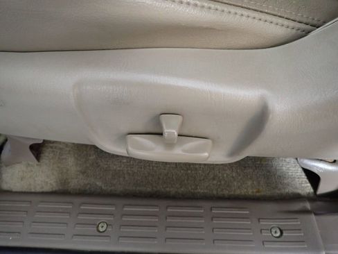 Used 2000 Toyota 4Runner Limited image 17