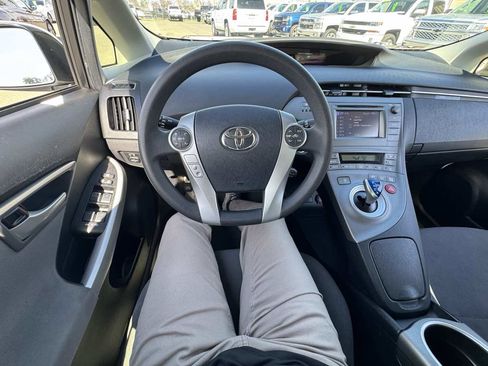 Used 2013 Toyota Prius Two image 32