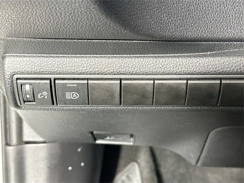Used 2023 Toyota Corolla LE image 21