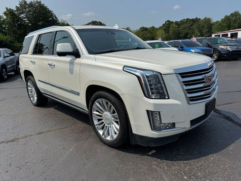 Used 2015 Cadillac Escalade Premium AWD/4WD image 7