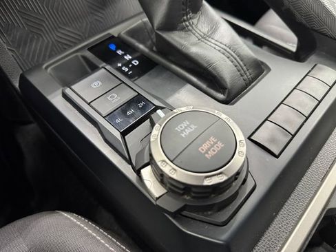 Used 2025 Toyota Tacoma TRD Sport AWD/4WD image 43