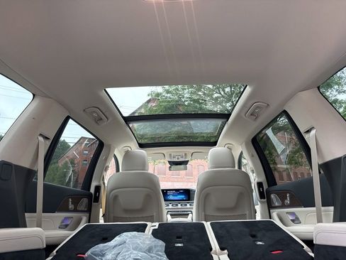 Certified 2025 Mercedes-Benz GLS 450 4MATIC image 30