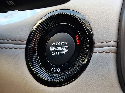 Certified 2022 Jeep Compass Limited image 24