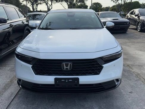Used 2025 Honda Accord Touring image 3