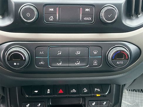 Used 2022 Chevrolet Colorado Z71 image 16