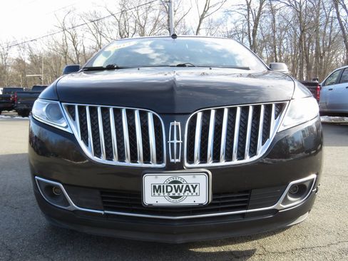 Used 2014 Lincoln MKX AWD w/ Equipment Group 101A image 2