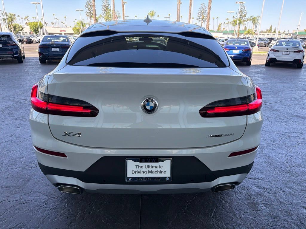 Used 2025 BMW X4 xDrive30i w/ Premium Package AWD/4WD image 4