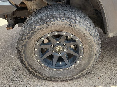Used 2020 Toyota Tacoma TRD Off-Road w/ Technology Package AWD/4WD image 7