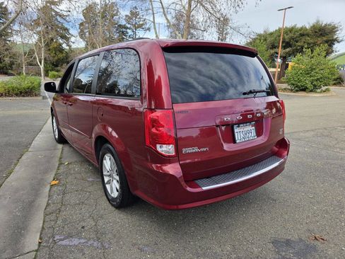 Used 2015 Dodge Grand Caravan SXT image 8