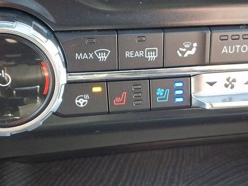 Used 2022 Ford F150 Platinum w/ Equipment Group 701A High image 27