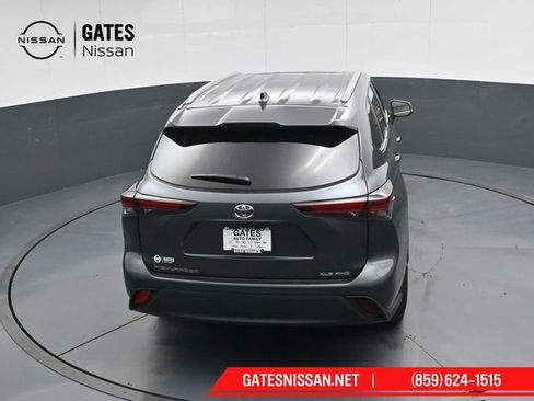 Used 2024 Toyota Highlander XLE AWD/4WD image 49