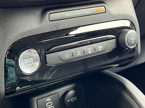 New 2024 Ford Escape SE FWD image 24