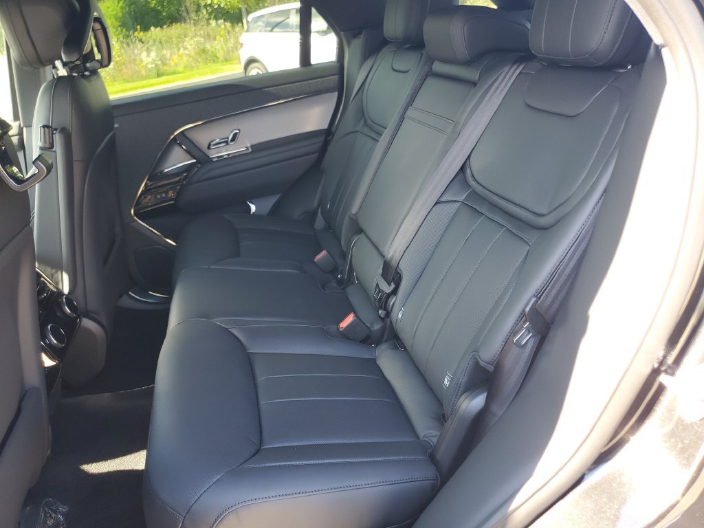 New 2027 Land Rover Range Rover Sport SE AWD/4WD image 32