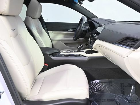Used 2023 Cadillac CT4 Premium Luxury RWD image 16