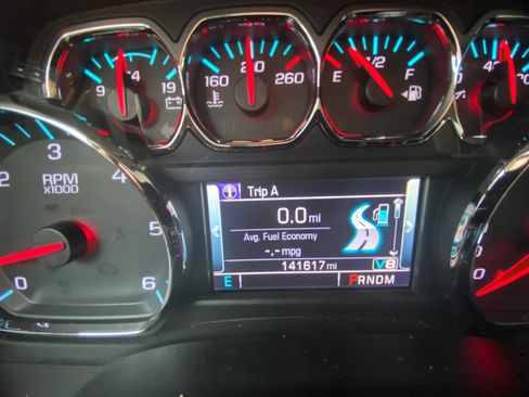 Used 2015 Chevrolet Tahoe LT RWD image 11