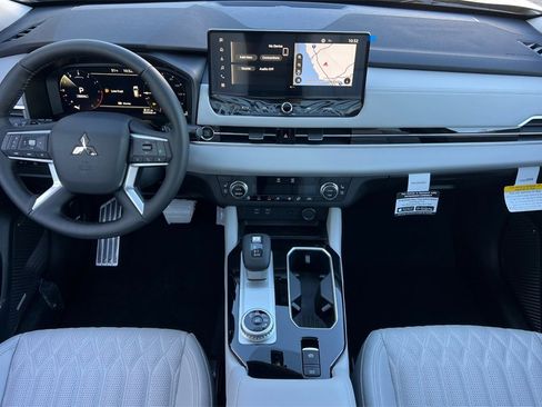 New 2026 Mitsubishi Outlander SEL image 14