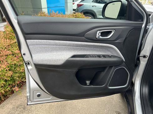 New 2025 Jeep Compass Sport image 15