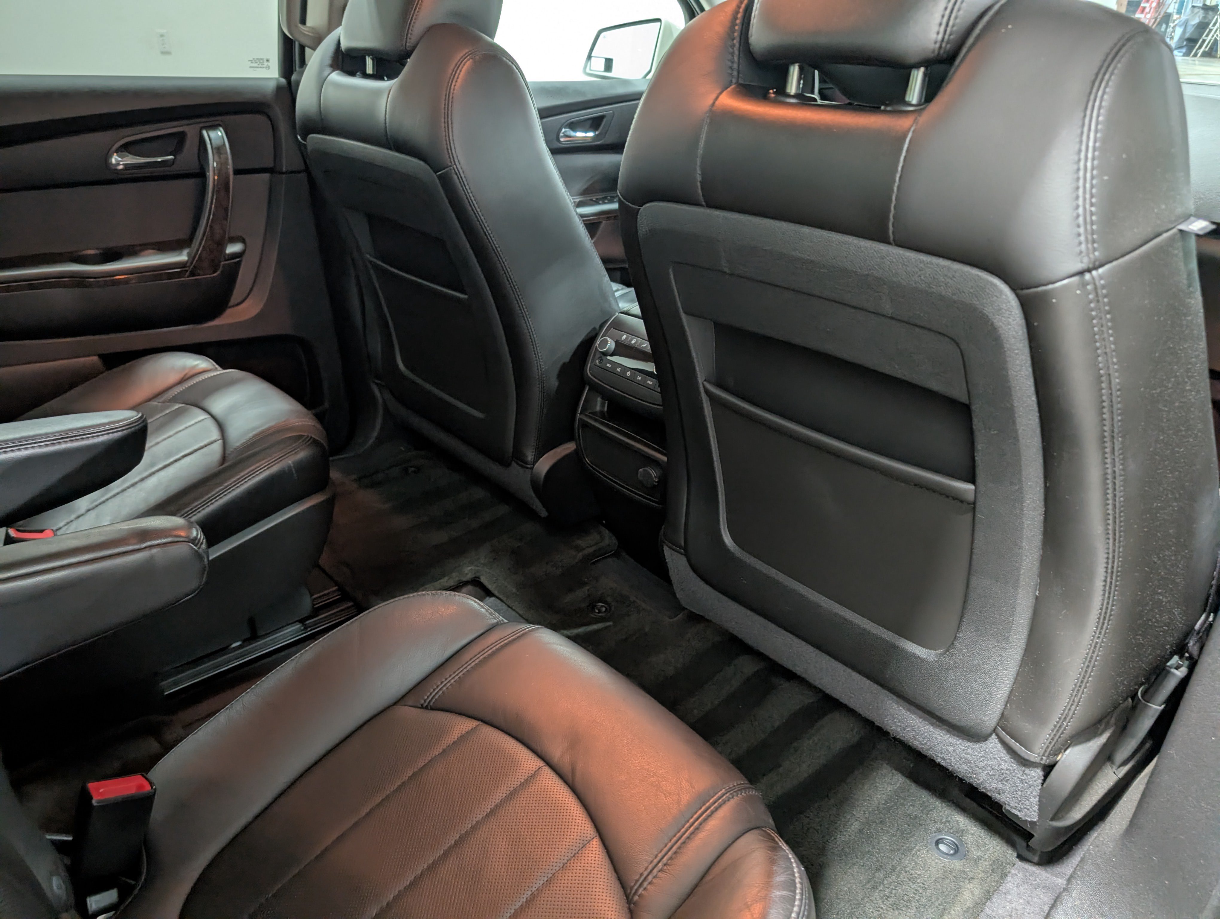 Used 2011 GMC Acadia Denali AWD/4WD image 17