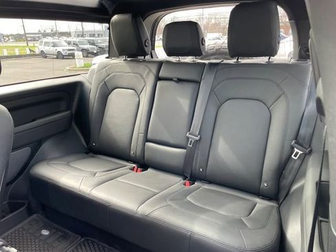 Used 2023 Land Rover Defender 90 V8 AWD/4WD image 38