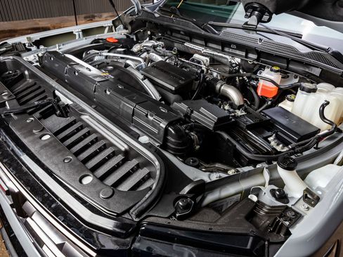 Used 2025 GMC Sierra 2500 AT4X image 39