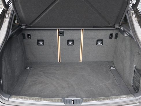 Certified 2023 Porsche Macan S image 25