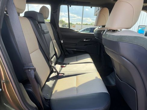 Used 2024 Lexus GX 550 AWD/4WD image 22