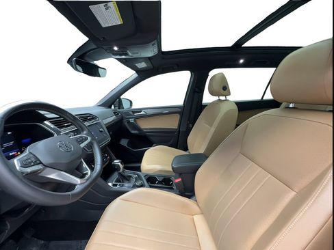 Used 2022 Volkswagen Tiguan SE w/ Panoramic Sunroof Package AWD/4WD image 20