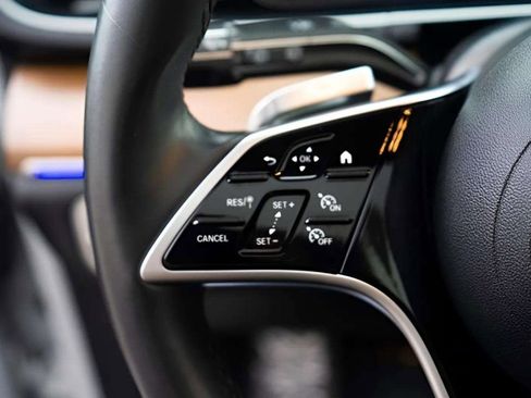 Used 2024 Mercedes-Benz GLE 450 4MATIC w/ Winter Package image 43