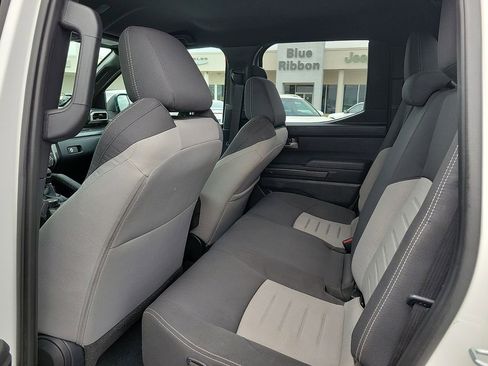 Used 2025 Toyota Tacoma TRD Off-Road image 9