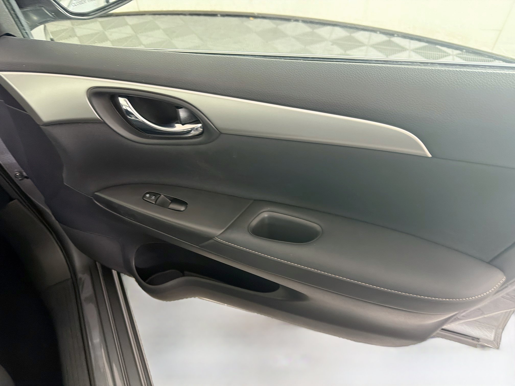 Used 2018 Nissan Sentra S FWD image 29