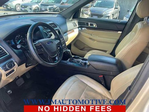 Used 2017 Ford Explorer Limited w/ Equipment Group 301A AWD/4WD image 2