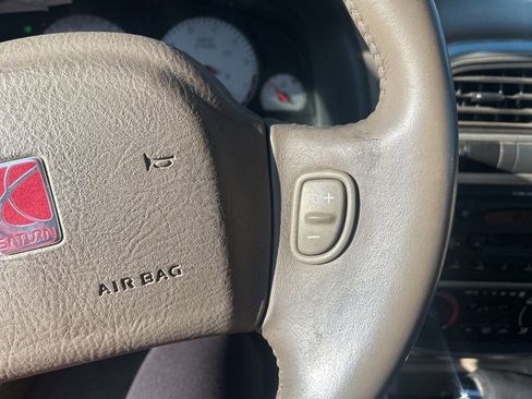 Used 2004 Saturn L-Series L300 image 17