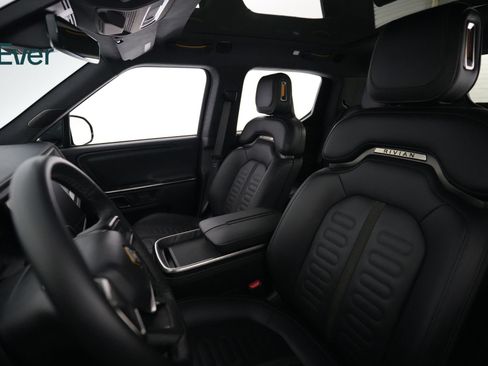 Used 2023 Rivian R1T Adventure AWD/4WD image 4