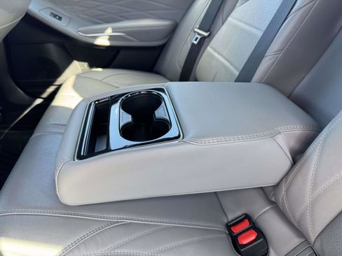 Certified 2022 Toyota Avalon Limited image 10