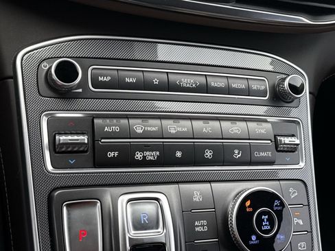 Used 2022 Hyundai Santa Fe Limited image 21