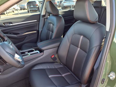 New 2025 Nissan Altima 2.5 SR image 13